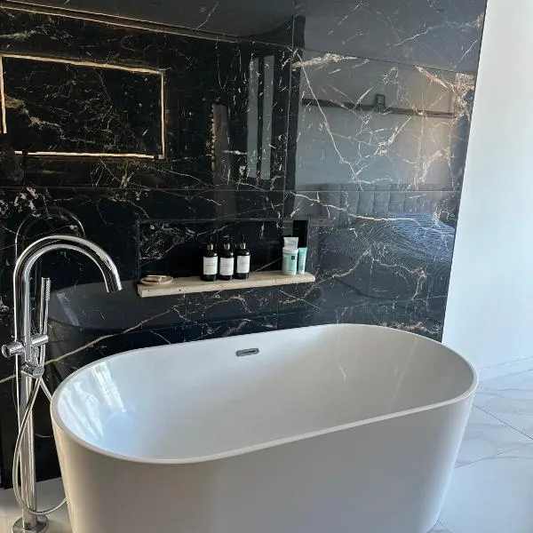 Magnifique appartement Frejus, hotel v destinácii Fréjus