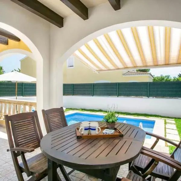 Ca' na Cocca - Chalet con piscina privata, hotel a Cala en Bosch