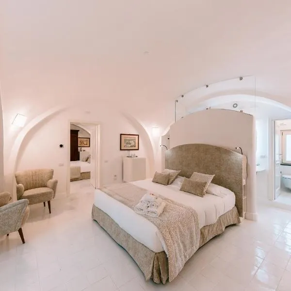 Proto Accommodation, хотел в Минори