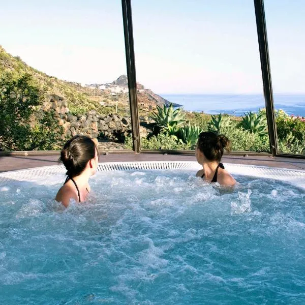 Dammusi Sciuvechi, hotel v destinácii Pantelleria