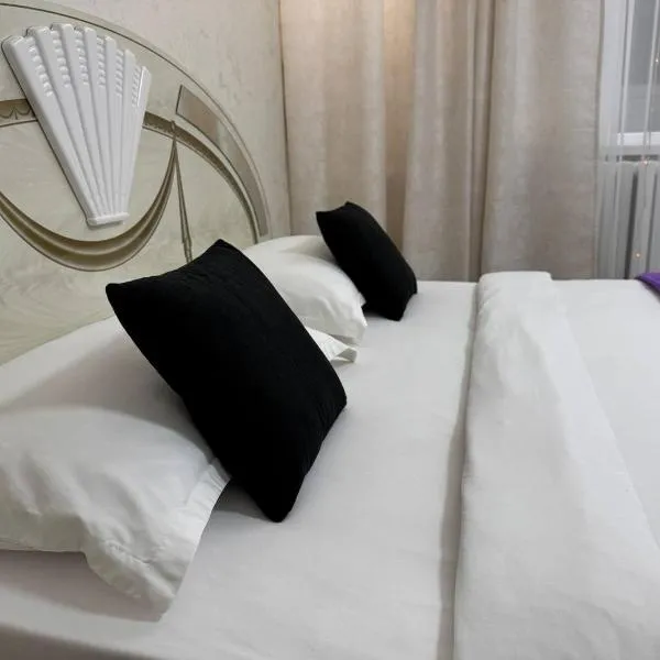 Апартаменты в центре города #2, hotel in Aktobe
