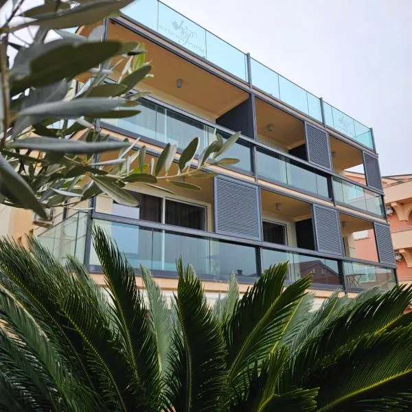 Kristal Paris Resort, hotel in Novalja