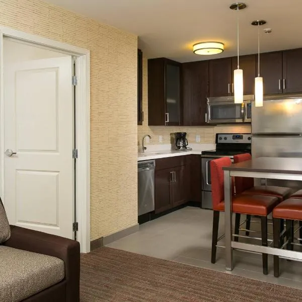 Residence Inn by Marriott Kansas City at The Legends, khách sạn ở Kansas City