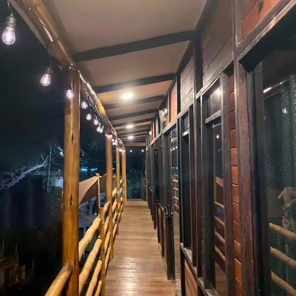 HOSPEDAJE CasaBlanca Huacachina, hotel v destinaci Ica