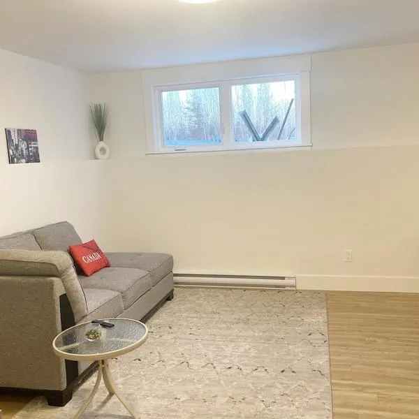 Luxury Airbn, hotel in Riverview