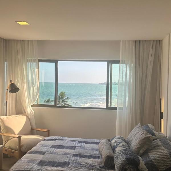 Flat em Hotel de Luxo beira mar da grife Ritz suítes com vista ampla para todo o mar da cruz das almas, jatiúca e ponta verde, com toda estrutura de um hotel lindo e arrojado, academia, piscina e muito mais, venha viver essa experiência incrível! - Foto 2