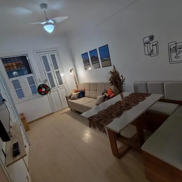 Casinha com cinema aos pés do pão de açúcar, hotel in Rio de Janeiro