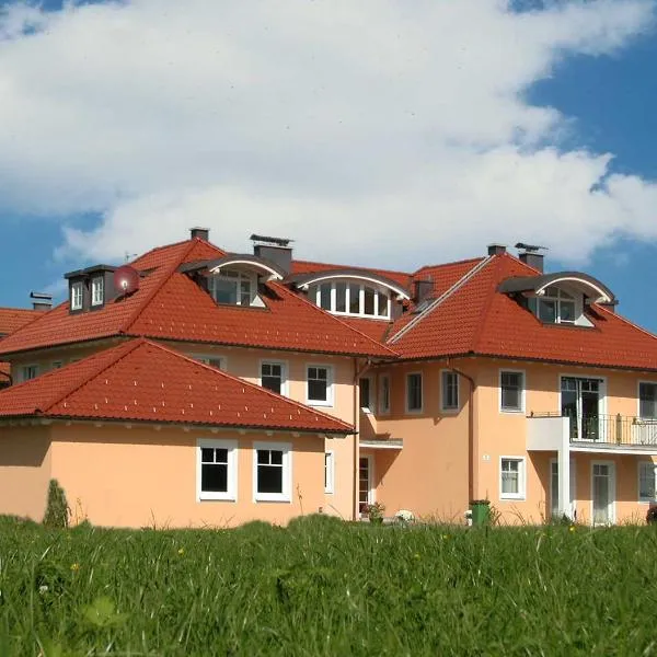 Pension Hiesel-Villa Untersbergblick, hotel in Oberndorf bei Salzburg