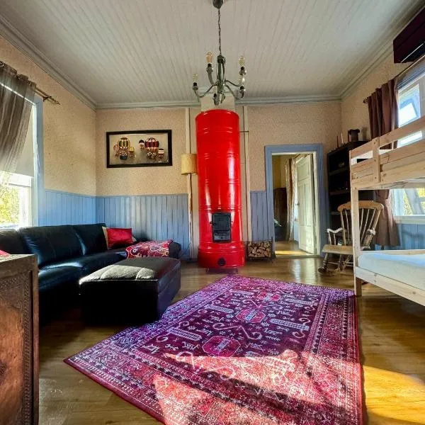 Vahtitupa Tuurin asemalla , Omakotitalo lähellä Veljekset Keskistä, hotel em Tuuri