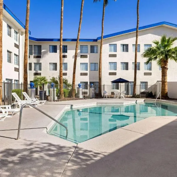 Days Inn & Suites by Wyndham Mesa Near Phoenix, hotel a Mesa