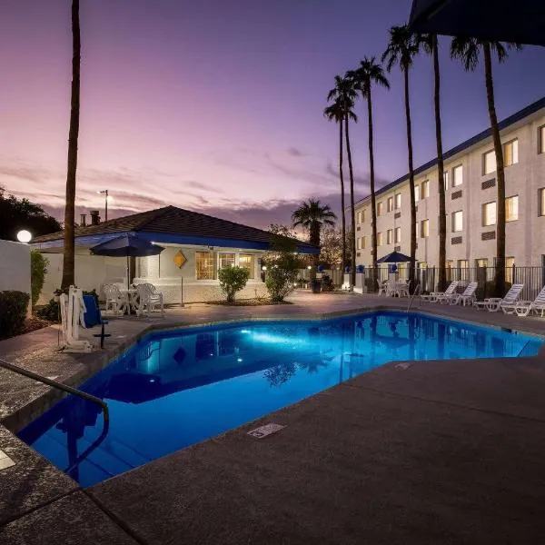 Days Inn & Suites by Wyndham Mesa Near Phoenix, hotel in Mesa