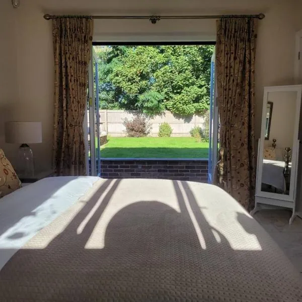 Beautiful garden room, hotel en Red Lodge