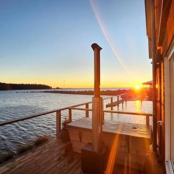 Comfortable Apartment with private dock, hotel v destinaci Gnarp
