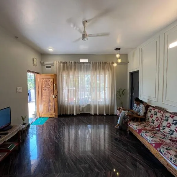 Whispering Pines Haven, hotel v destinaci Sirsi