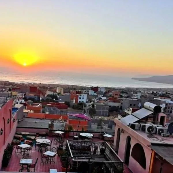 Auberge RIAD DLIM Tamraght, hótel í Tamraght Ouzdar