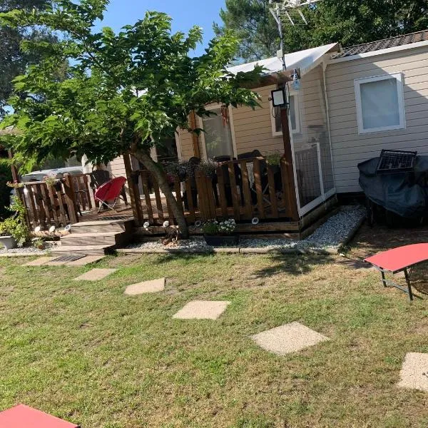 Le mobilhome de Evelyne et Serge, hotel a Lit-et-Mixe