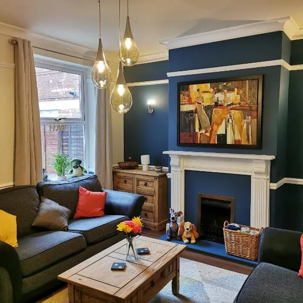 Family Friendly I Pets Welcome I Short Walk to Railway Station I 10min Drive to Safari Park, hotel in Kidderminster