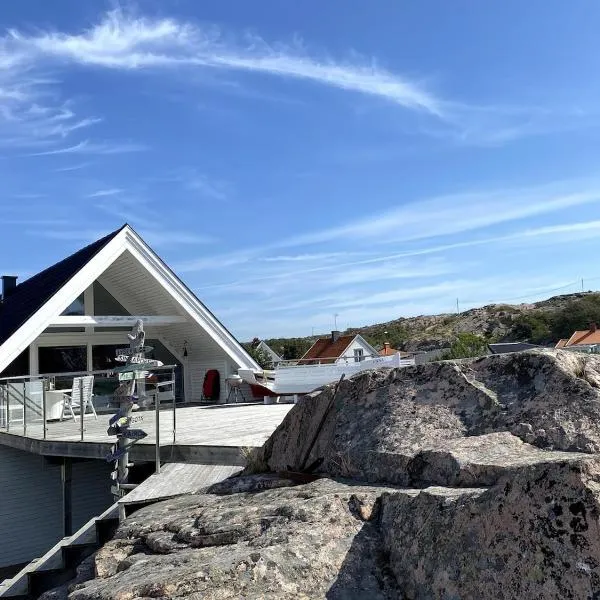 Skalhamn a village seaside, hotel v destinaci Lysekil