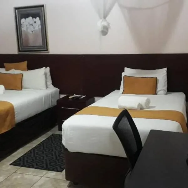 Plateau Guest House, hotel v destinaci Kasane