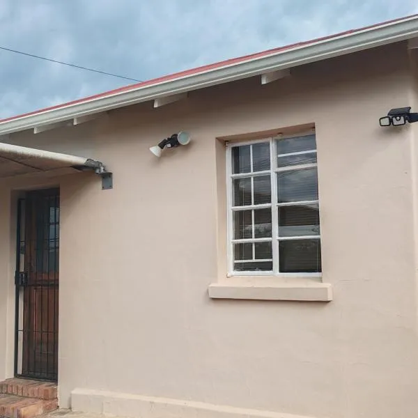 Thami residence - Self catering, hotel u gradu 'Grahamstown'