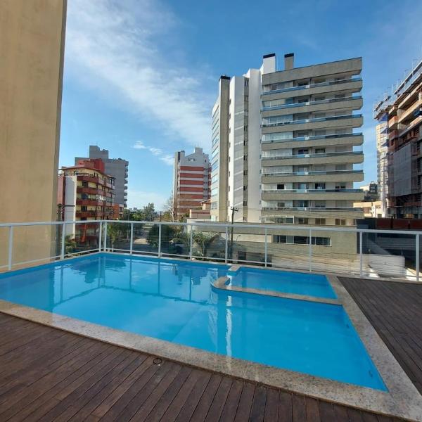 Apartamento de 2 suítes com vista para o mar