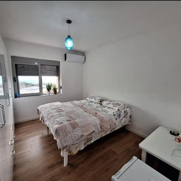 Ergi's Bed & Breakfast, מלון בקרויה