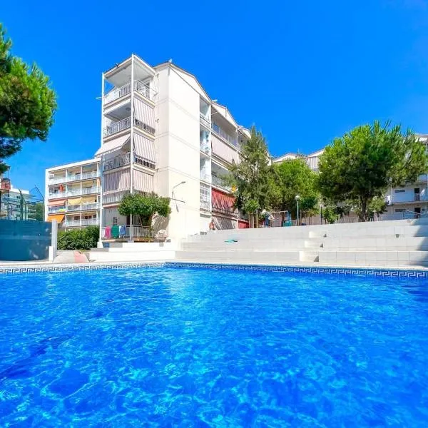 Swimming pool, great location, family friendly, cozy, no groups of youngsters allowed, hotel i Salou