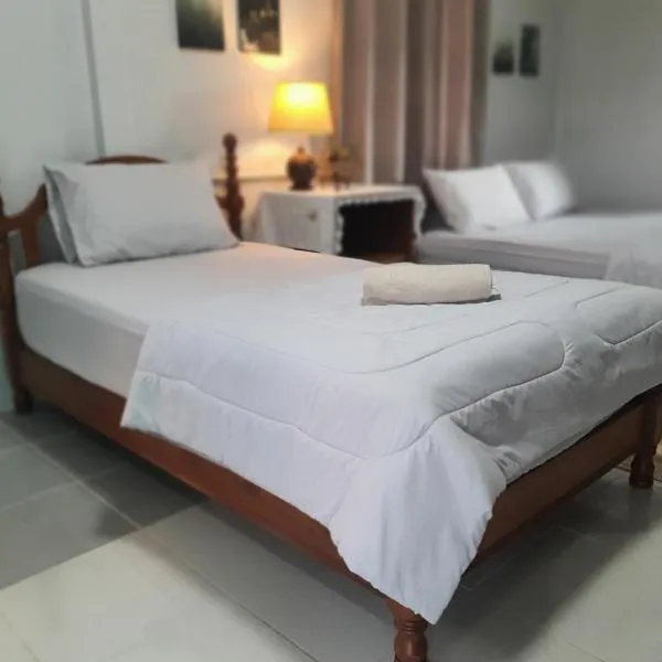 Granny's home บ้านคุณย่า, hotel v destinaci Lampang