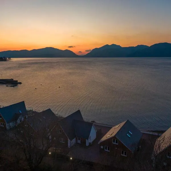Beach Houses with Hot Tubs, отель в городе Гленко