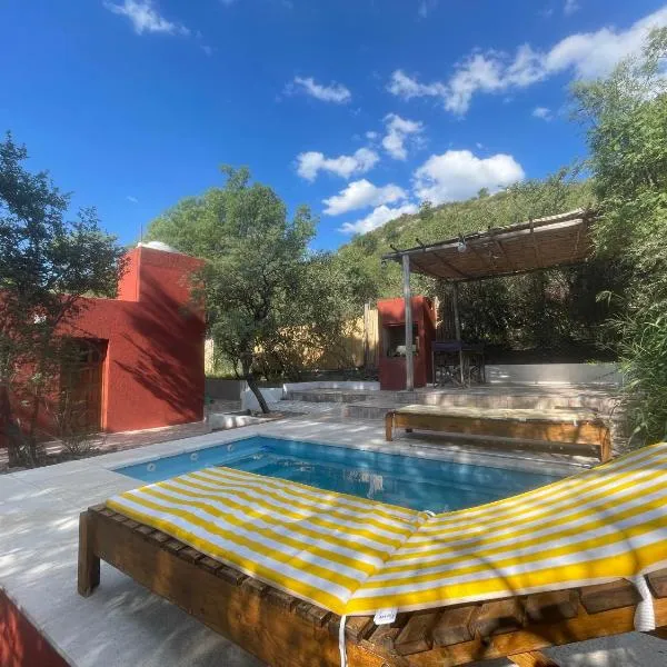 Cabaña del Sol con pileta - 7 Colores Casas Serranas, ξενοδοχείο σε San Marcos Sierra