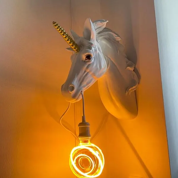 Loft z Antresolą i Balkonem w Centrum Przystań Jednorożca Klimatyzacja, hotel u gradu Lođ