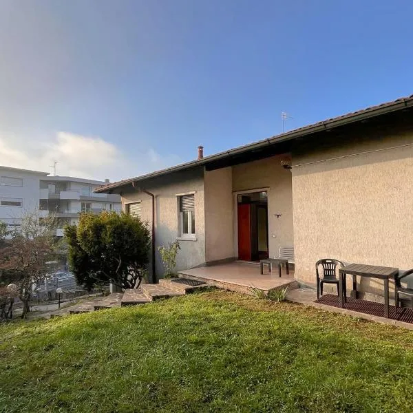 Villa nel Parco dei Ronchi, hotel in Legnano