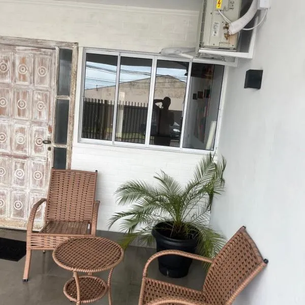 마링가에 위치한 호텔 Casa condomínio jardim Moncoes