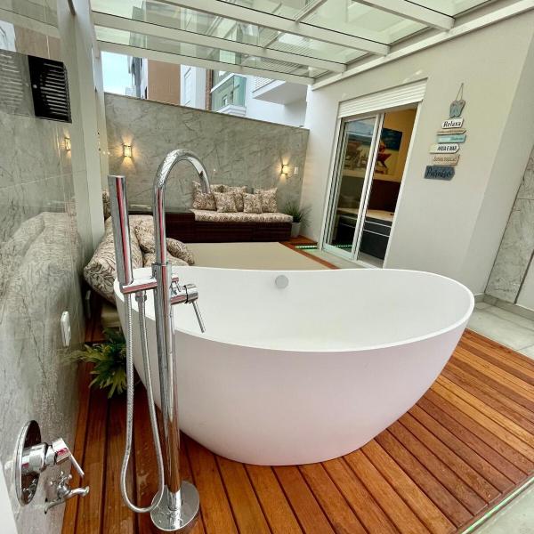 Apartamento Exclusivo a 600m da Praia de Palmas Piscina Banheira de Imersão aquecida rede - Foto 3