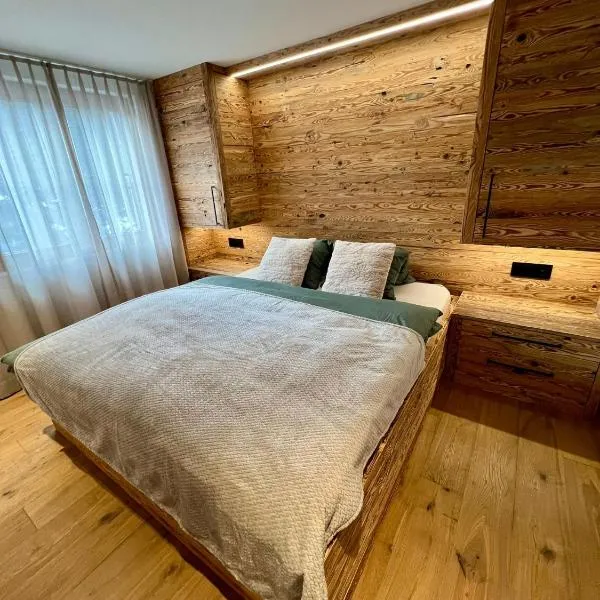 Chalet Spatz Garden near Oeschinen Lake with Sauna access, hotell i Kandersteg