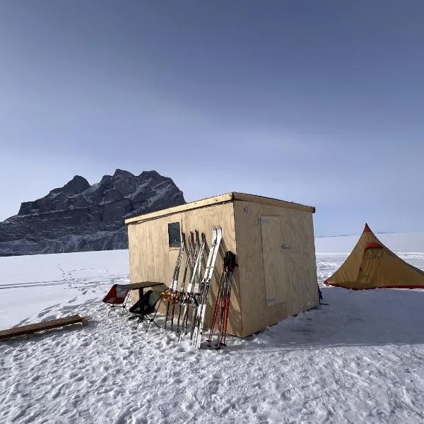Ice Hut on the Sea Ice, hotelli kohteessa Uummannaq
