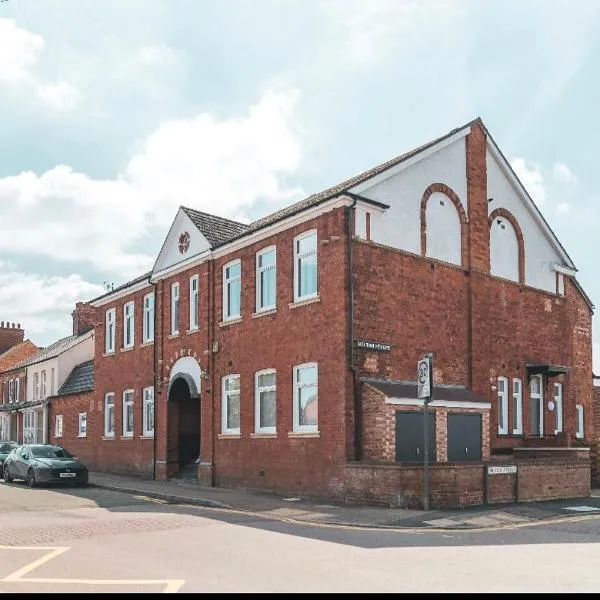 The Old Band Accommodation 1 kingsize bed and 1 Sofa Bed available, хотел в Higham Ferrers