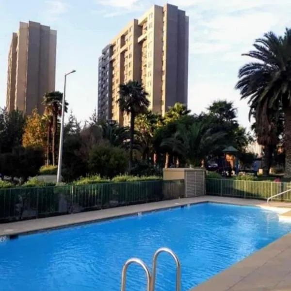 Departamento 2 dormitorios 2 baños cercano Aeropuerto estación metro y clínicas、サンティアゴのホテル