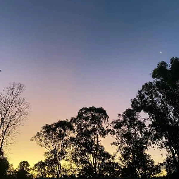 Gemmas Animal Farm by Tiny Away, hotel in Tamborine