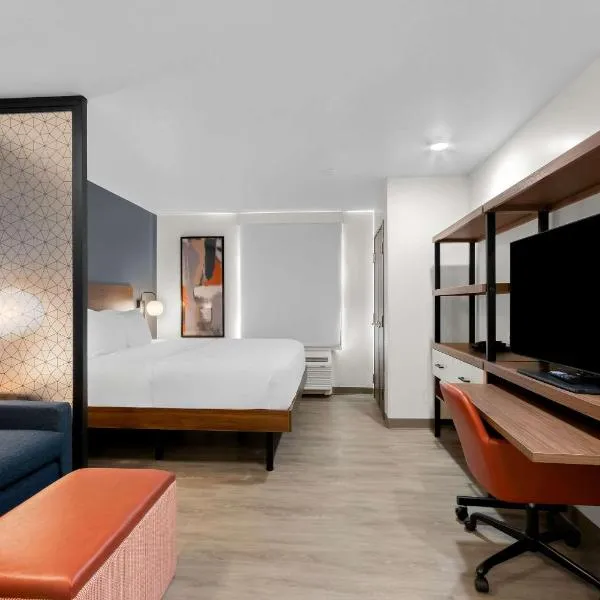 Everhome Suites Glendale Sports Entertainment District, hotel in Glendale