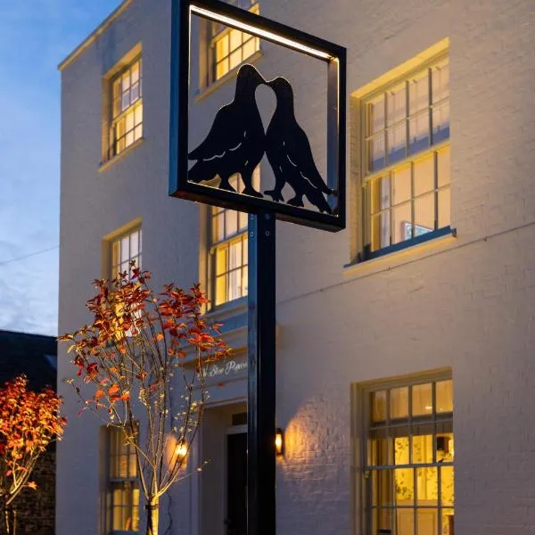 The Blue Pigeons Hotel and Restaurant, hotel in Worth