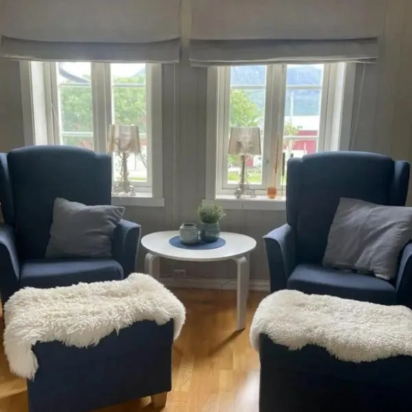 Fredvang holiday house, Lofoten, hotel in Fredvang