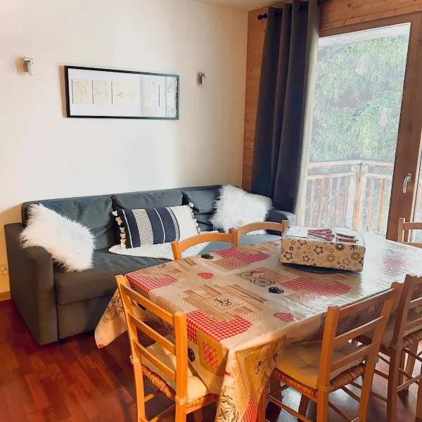 Appartement au pied des pistes Valfrejus, hotel v destinaci Modane