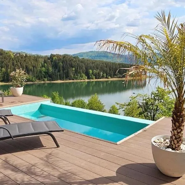 Moon Lake Bicaz - Casa Oia、Buhalniţaのホテル