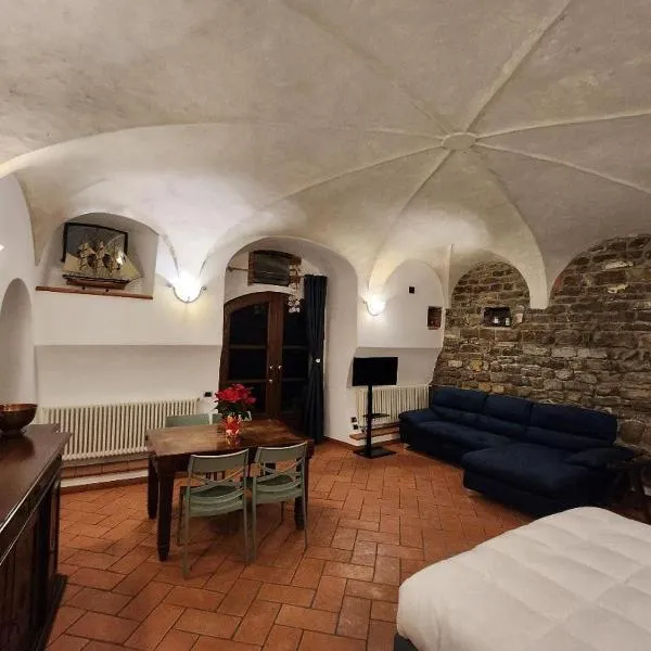 The courtyard of the 6 arches, hotel Garlatéban