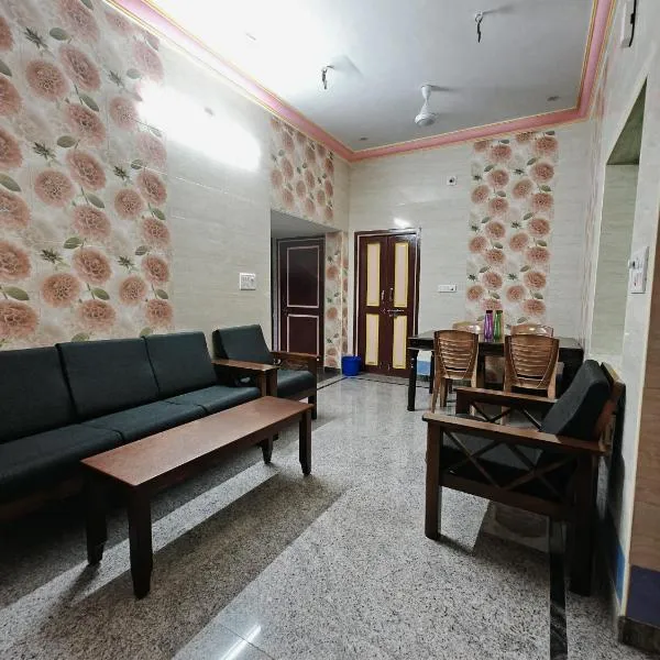 AC HOMESTAY NEAR CMC AND RAILWAY STATION 2BHK and 3 BHK, hotel v destinaci Vellore