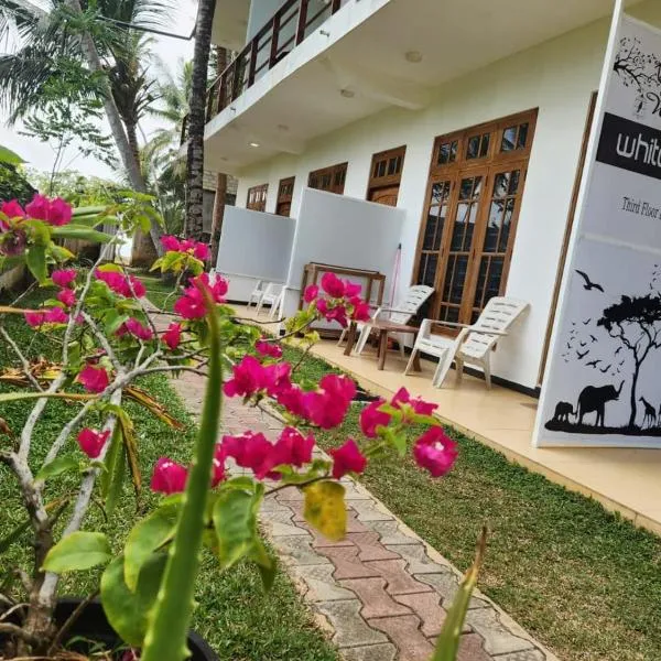White Lion Paradise Dikwella, hotel v destinaci Batigama