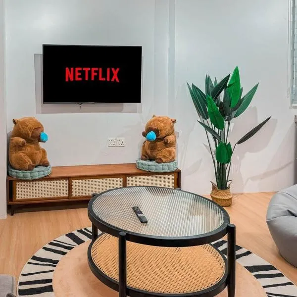 Taiping Rain Suite Homestay near Lake Garden with Netflix WiFi, hotel v destinaci Taiping