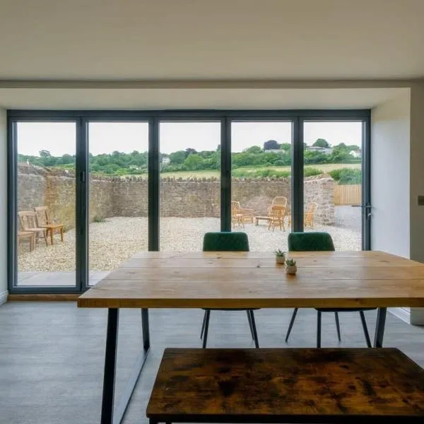 Sladacre 2 bedroom converted Barn, hotel in Bristol