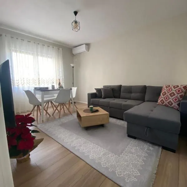Emmas Place- Apartamenti modern por miqesor ne qender te Elbasanit, hotel v destinaci Elbasan